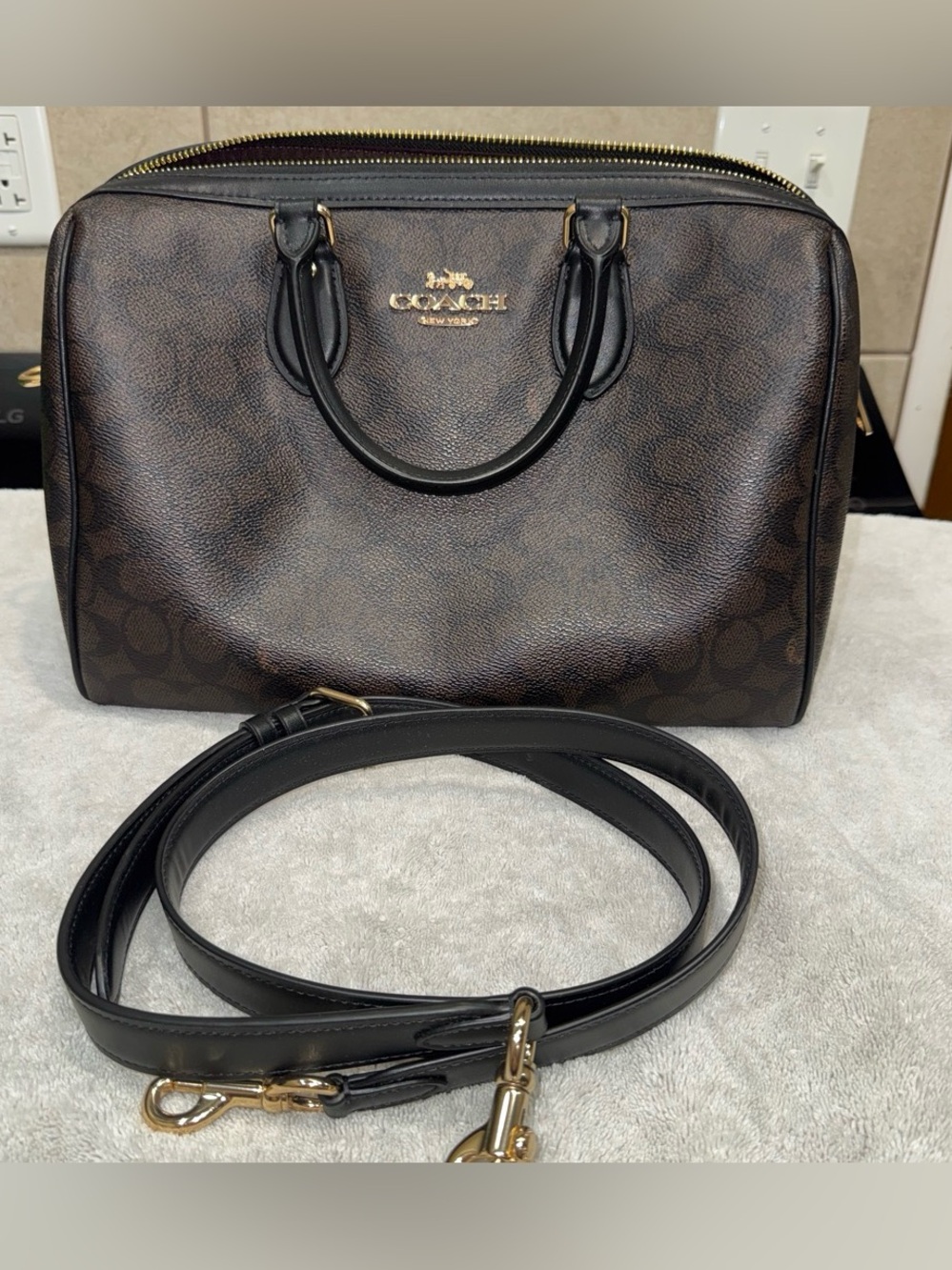 Coach Large Rowan Signature Walnut